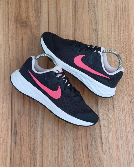 Nike Revolution 6 підліткові літні кросівки / жіночі бігові кросовки сітка 37-38р