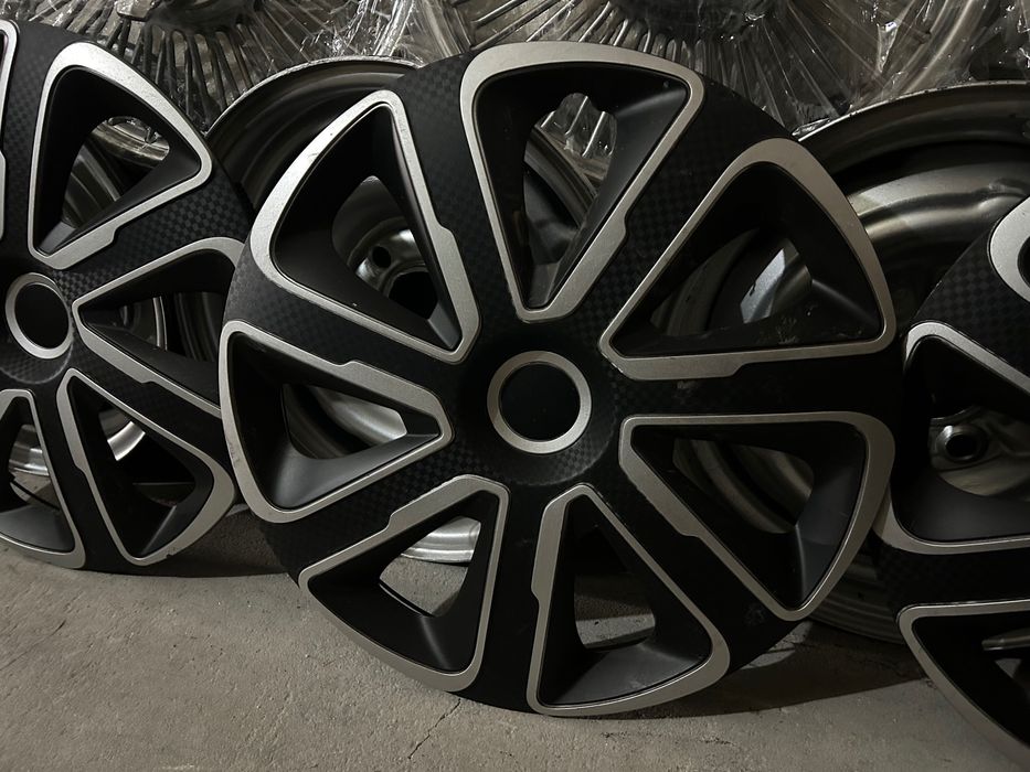 Jantes 15 com pneus  Michelin novos 175/65. Conjunto de 4 c/ Tampões.