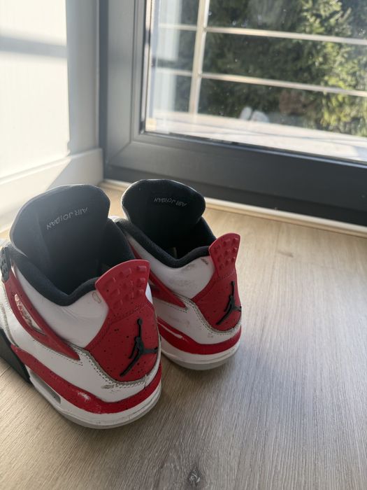 Jordan 4 Red Cement Używane