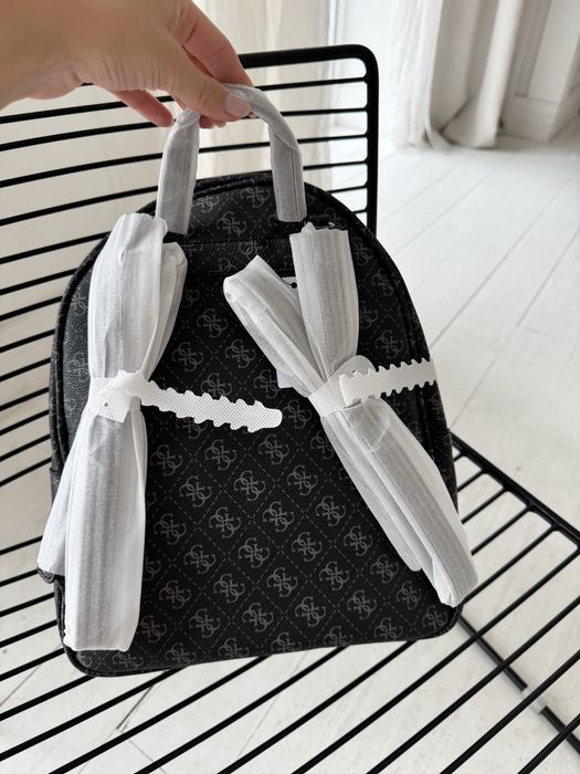 Рюкзак guess manhattan чорний