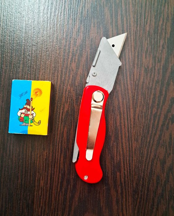 Нож складной строительный Лезвие трапеция