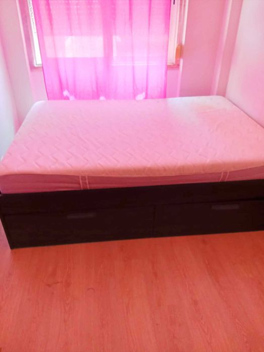 Cama BRIMNES ikea (140x200cm) C/ Estrado e Colchão