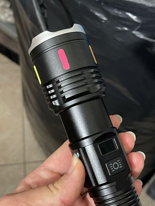 Lanterna Tática LED Potente – Recarregável USB