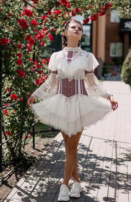 Продам шикарное платье в украинском стиле