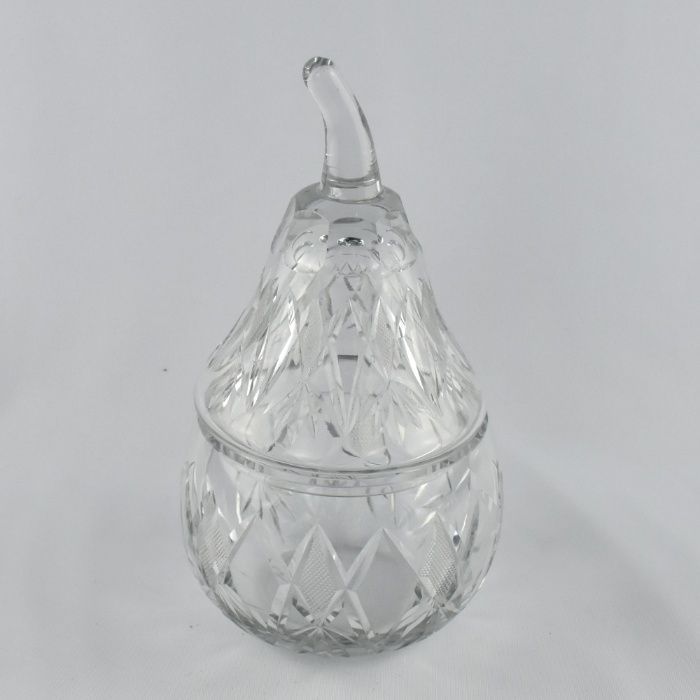 Bomboneira / Caixa em forma de pera, cristal lapidado e relevado