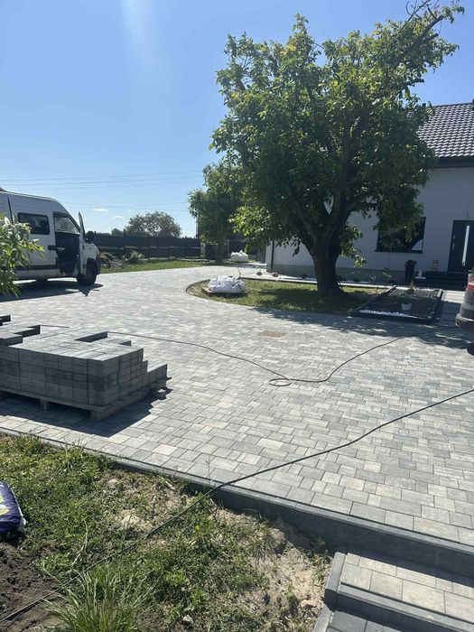 Układanie kostki brukowej