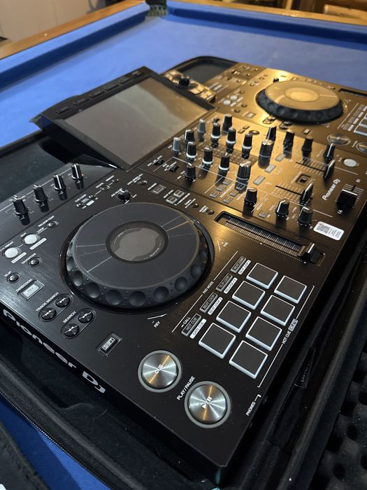 XDJ RX3 pioneer + case