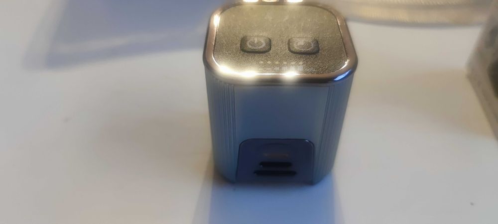 Lampa UV mini, przenośna, elektronika, moc utwardzania 4W. Wygodna.