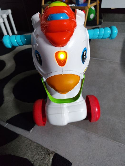 Brinquedo Cavalinho interativo da Clementoni