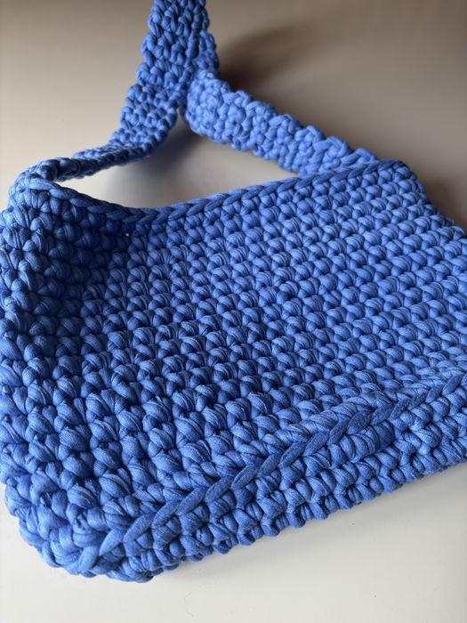 Вʼязана сумка з трикотажної пряжі