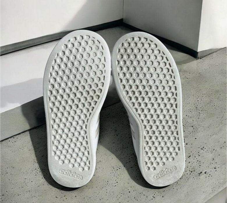 Білосніжні кросівки, кеди adidas original