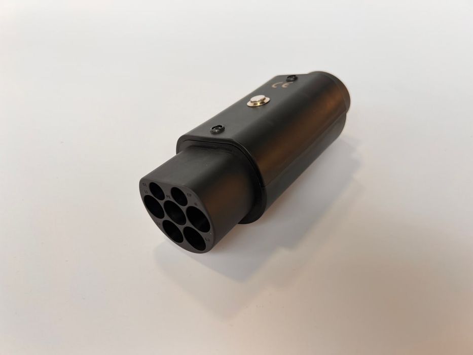 Адаптер з TYPE 2 на TYPE 1 для заряджання електромобіля