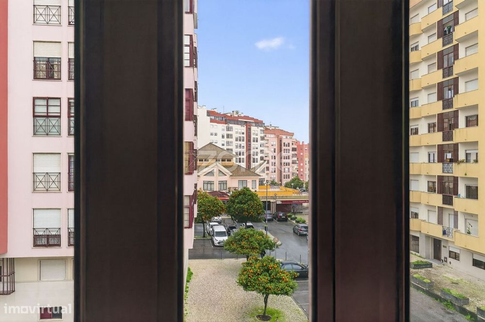 Apartamento T3 com Estacionamento e Arrecadação – Odivelas