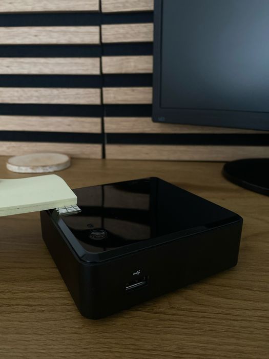 Intel® NUC Kit DC3217IYE mini komputer