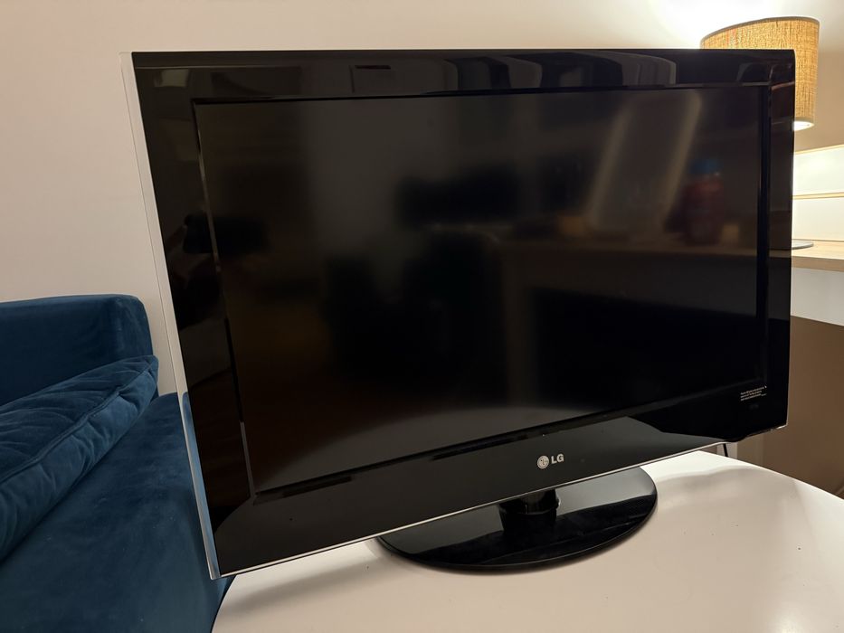 LG 32LH5000 w 100% sprawny 100Hz 1080p pilot stopa