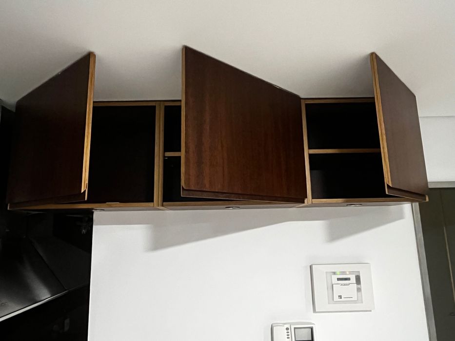 Cozinha completa com eletrodomésticos