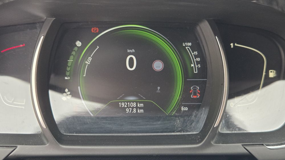 Renault Grand Scenic 7 Lugares (Full Extras) – Híbrida, Familiar e com Histórico