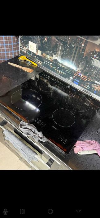 Індукційна плита Electrolux