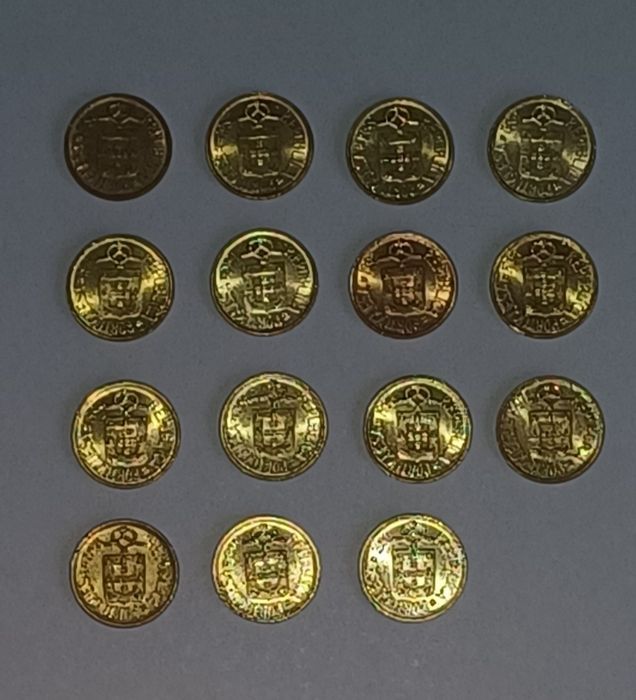 Lote de 56 moedas diversas