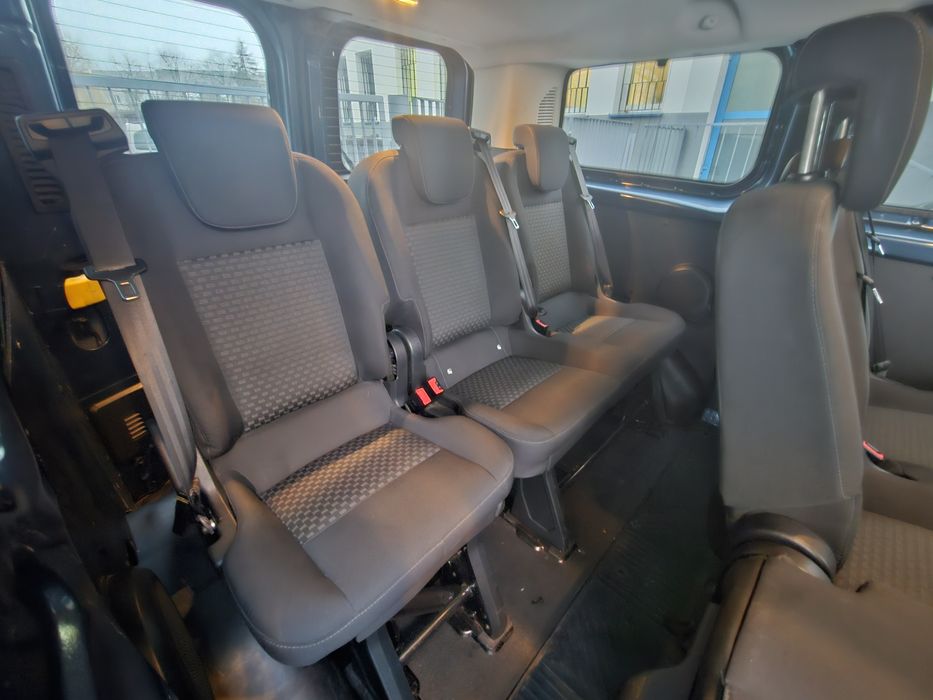 Wynajem busa Ford Transit Custom L1H1 9 osobowy 2020 r.