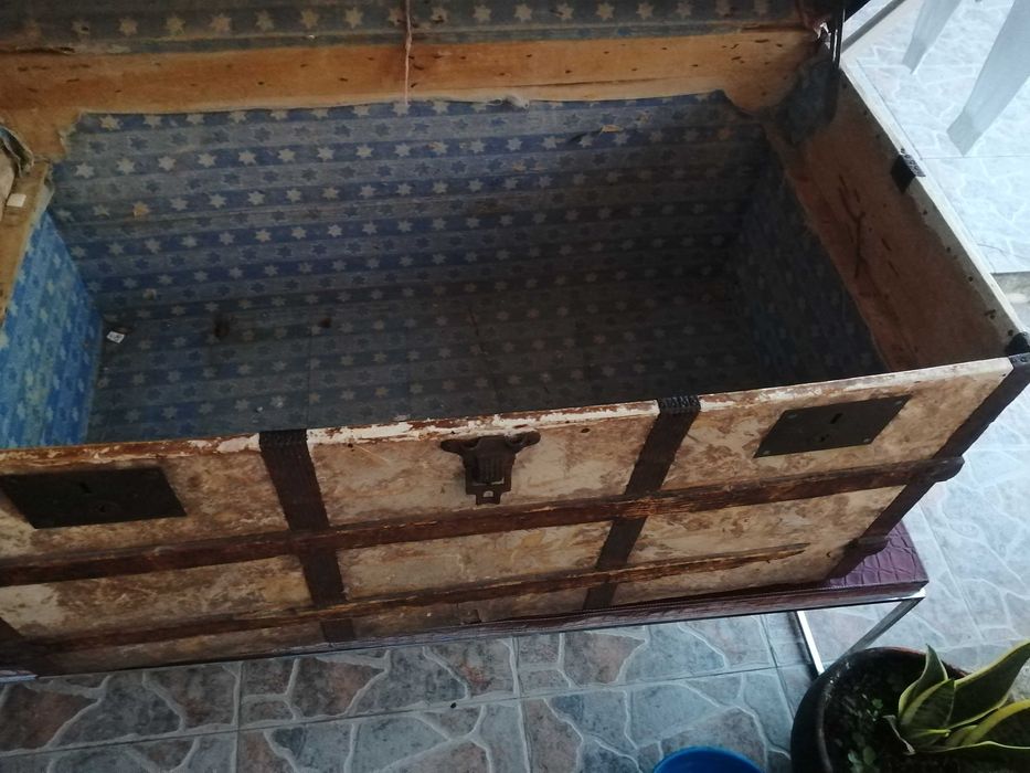 baú em madeira medieval