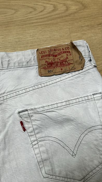 Calças Levis brancas