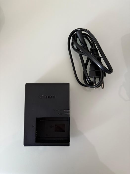 Kit Canon EOS 250D + EF-S 18-55mm f/4-5.6 IS STM