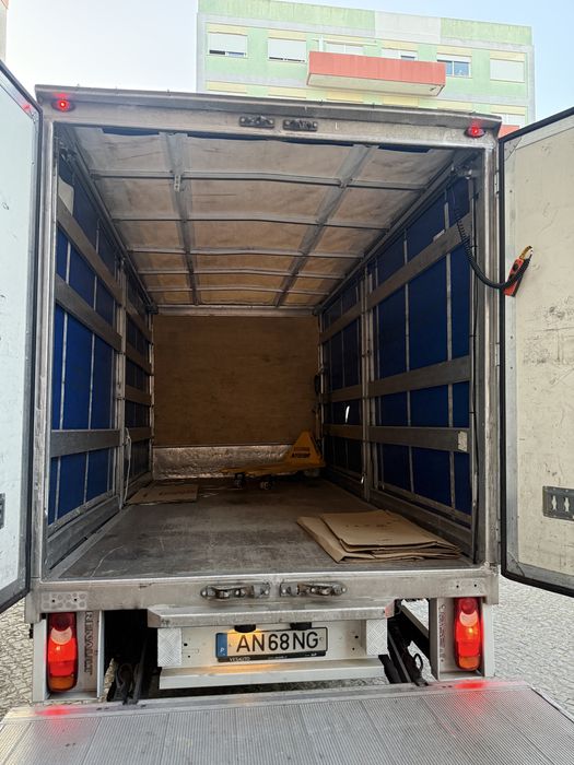 Renault Master 2.3 ano 2022 com plataforma elevatoria