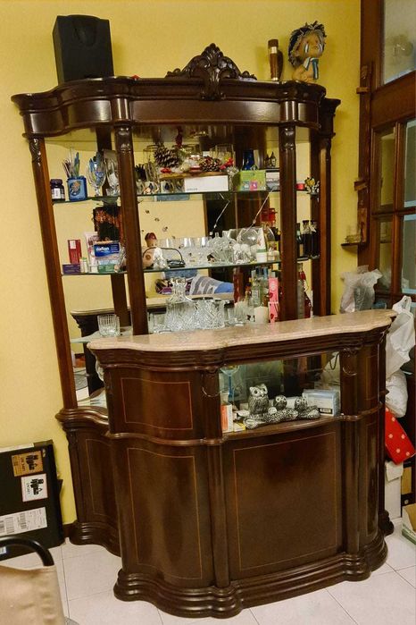 Bar Com Dois Bancos (Só A Mobília)