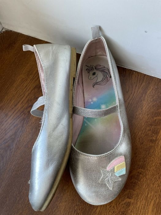 Продам дитячі туфлі