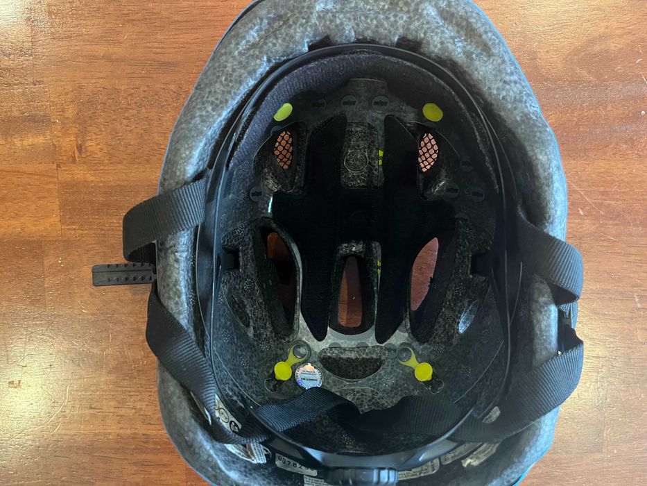 Capacete criança Giro Scamp MIPS Tamanho XS