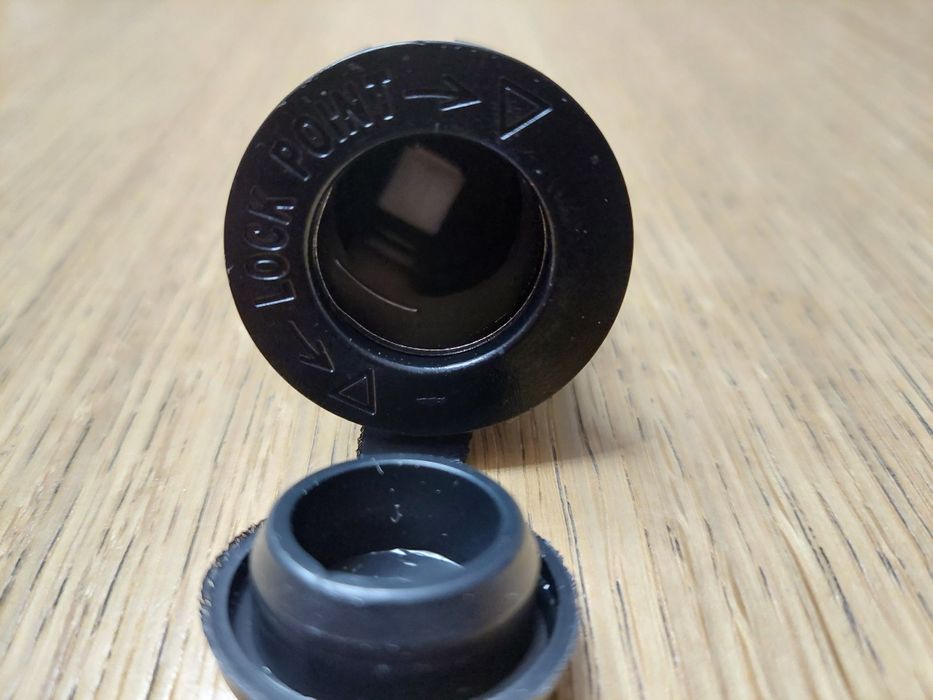 Gniazdo zapalniczki wodoszczelne wstrzasoodporne 12V