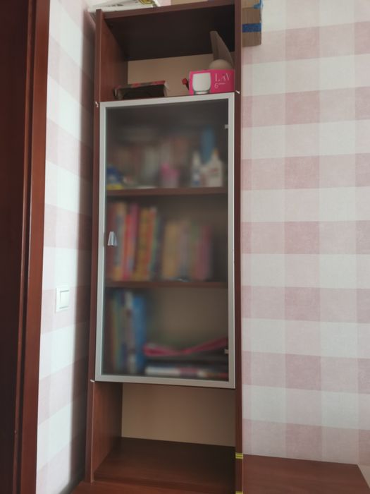 Продам шафу  під книги, внизу дві шухляди