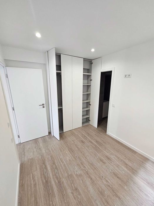 ** Investidores ** Conjunto de 2 Apartamentos T1 + T1 - Leiria
