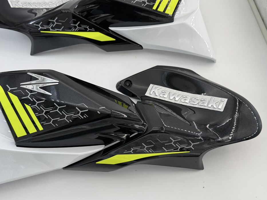 Kawasaki Z900 bok boczek owiewka Lewa