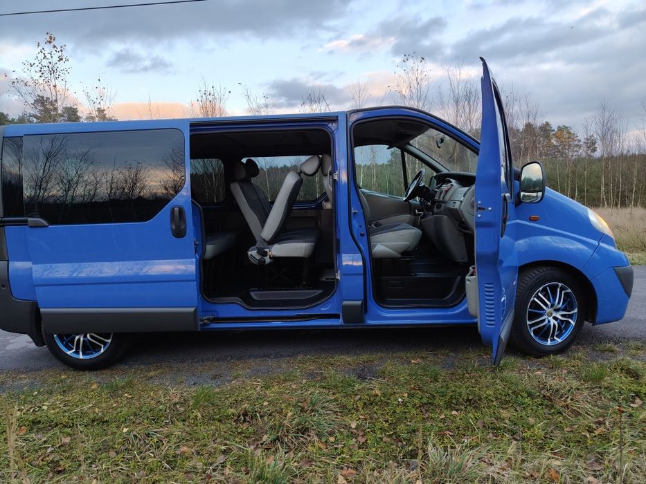 Opel Vivaro 2,0 CDTI  ,,Passanger,, 9-osób ,,automat,,