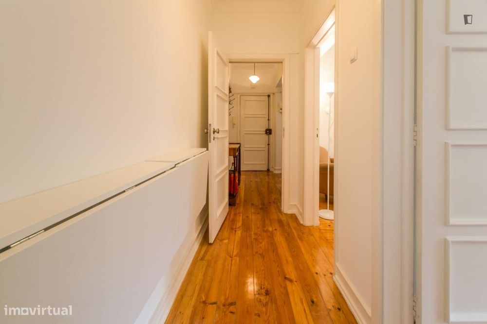 Quarto - localizado em Alameda Lisbon