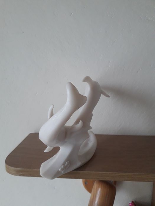 PRL Figurka Para Delfinów to nie jest porcelana Białe delfiny to ssaki