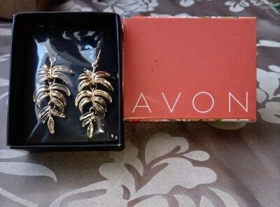 Сережки з колекції AVON