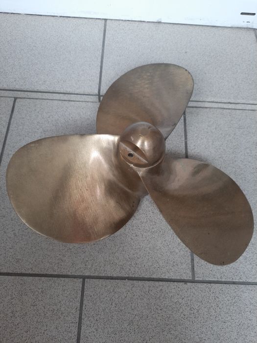 Śruba napędowa do łodzi