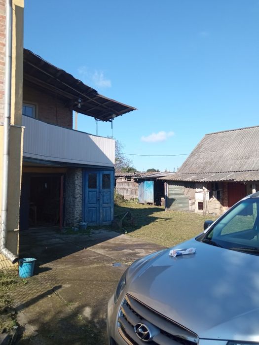 Продається приватизований житловий будинок в селі Верхів Рівненської о