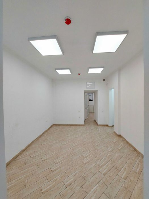 оренда приміщення Зелена. Нежитлове приміщення з євроремонтом.