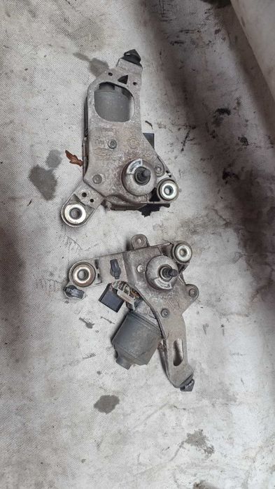 Silnik wycieraczek lewy prawy Ford FOCUS MK3 BM51-17K484-A BM51-17K484-B