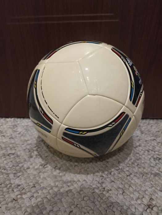 Piłka Adidas Tango 12