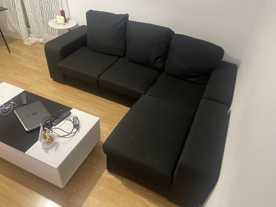 Sofá 4 Lugares + um removivel e com 2 bancos