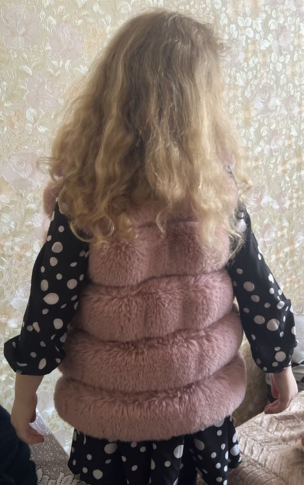 Жилет для дівчинки