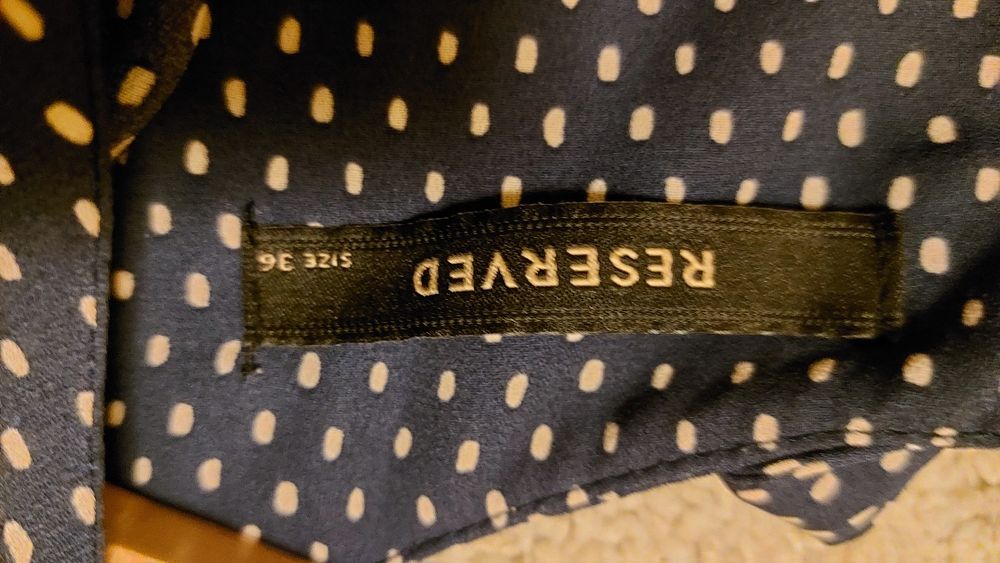 Bluzka granatowa w białe kropki rozm. 36 Reserved