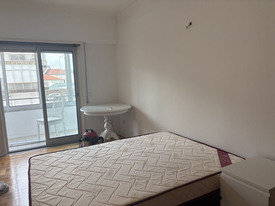 Quarto em apartamento renovado