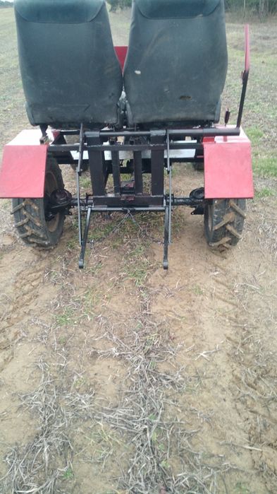 Скаладаю  саморобний тракторець