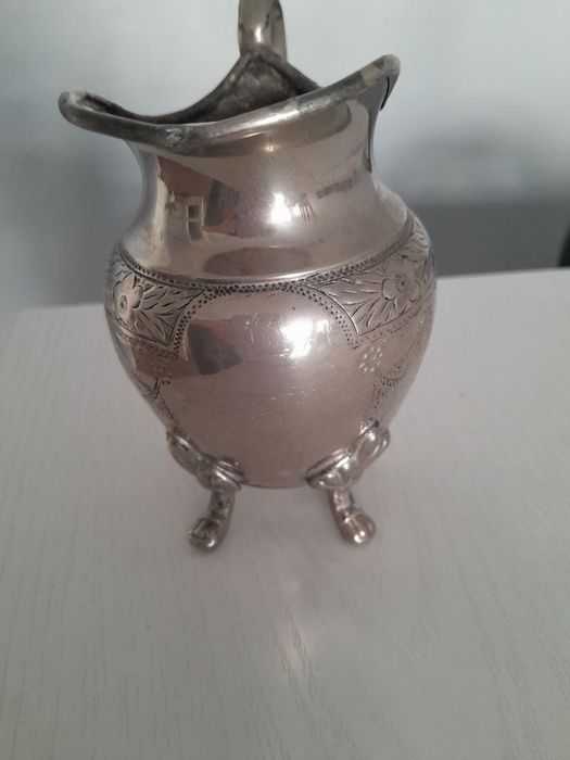 Вінтажний молочник